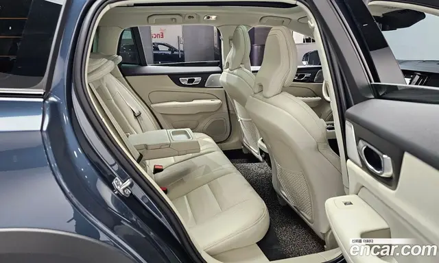 Volvo V60 2021 2.0 автомат (гидро), миниатюра 11