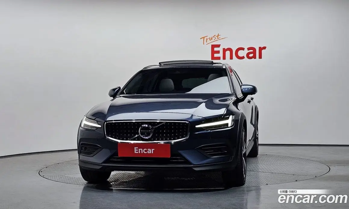 Volvo V60 2021 2.0 автомат (гидро), фото 3