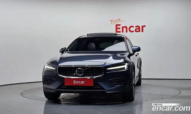 Volvo V60 2021 2.0 автомат (гидро), миниатюра 3