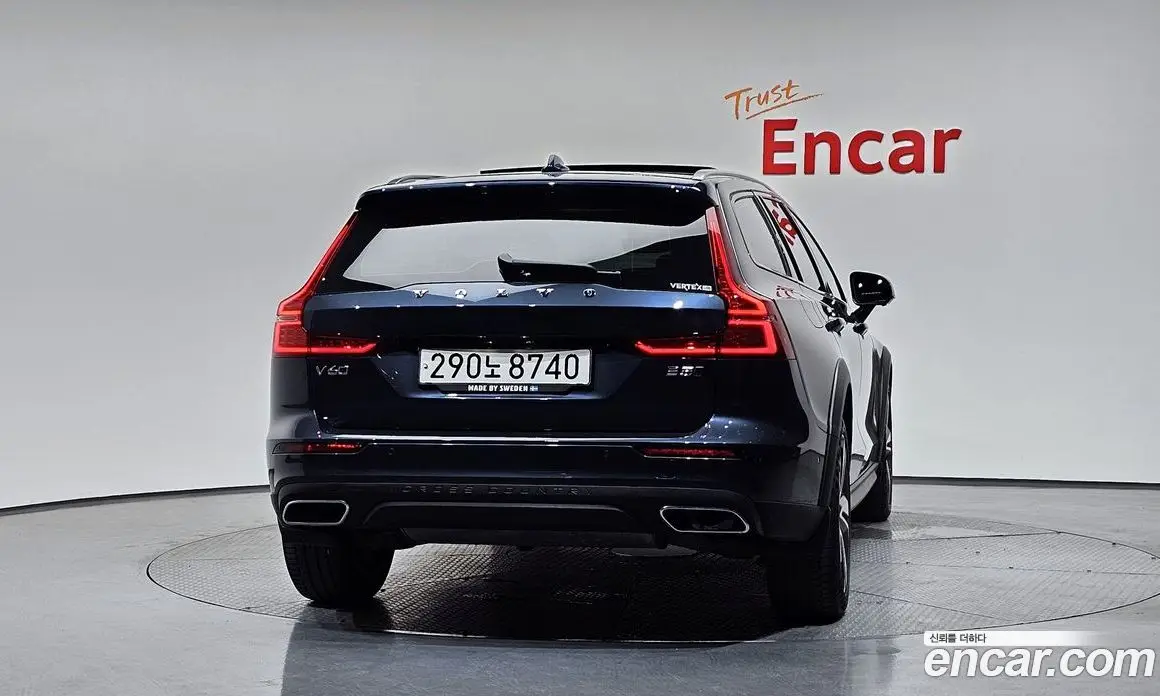 Volvo V60 2021 2.0 автомат (гидро), фото 4