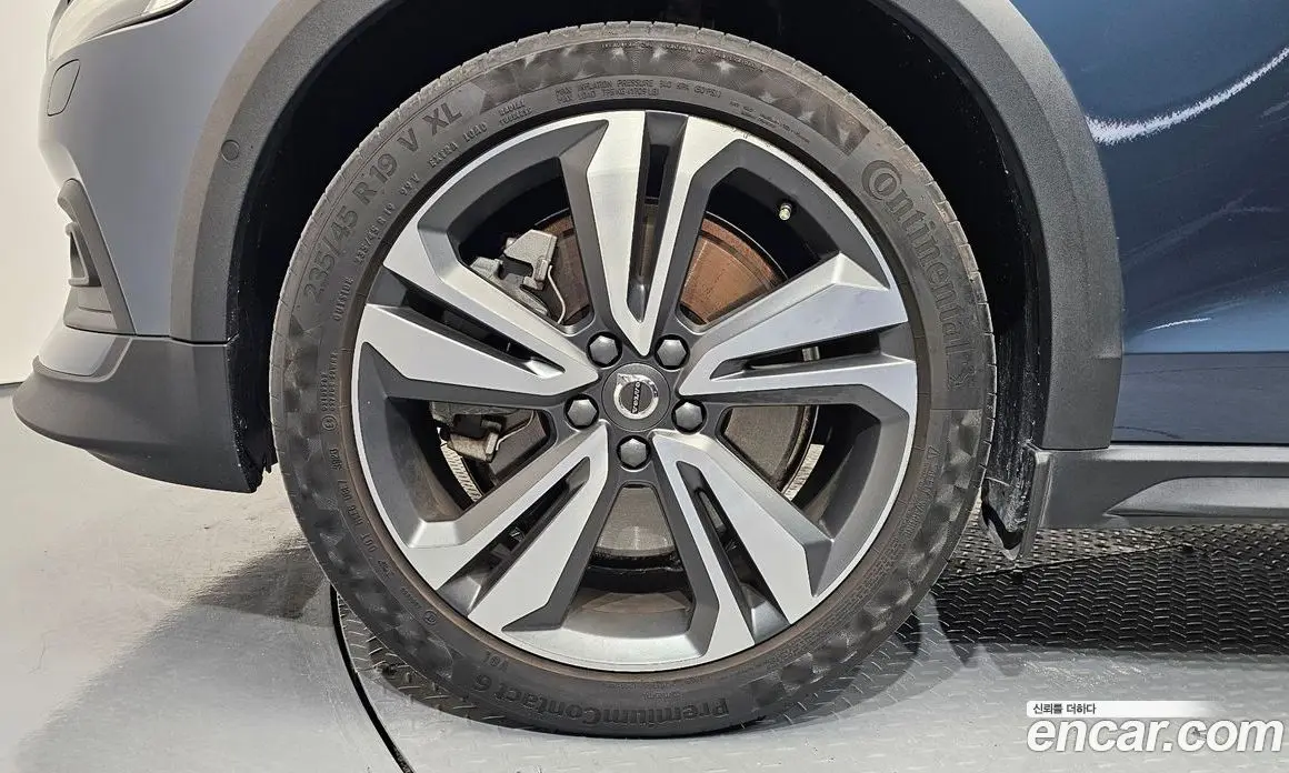 Volvo V60 2021 2.0 автомат (гидро), фото 5