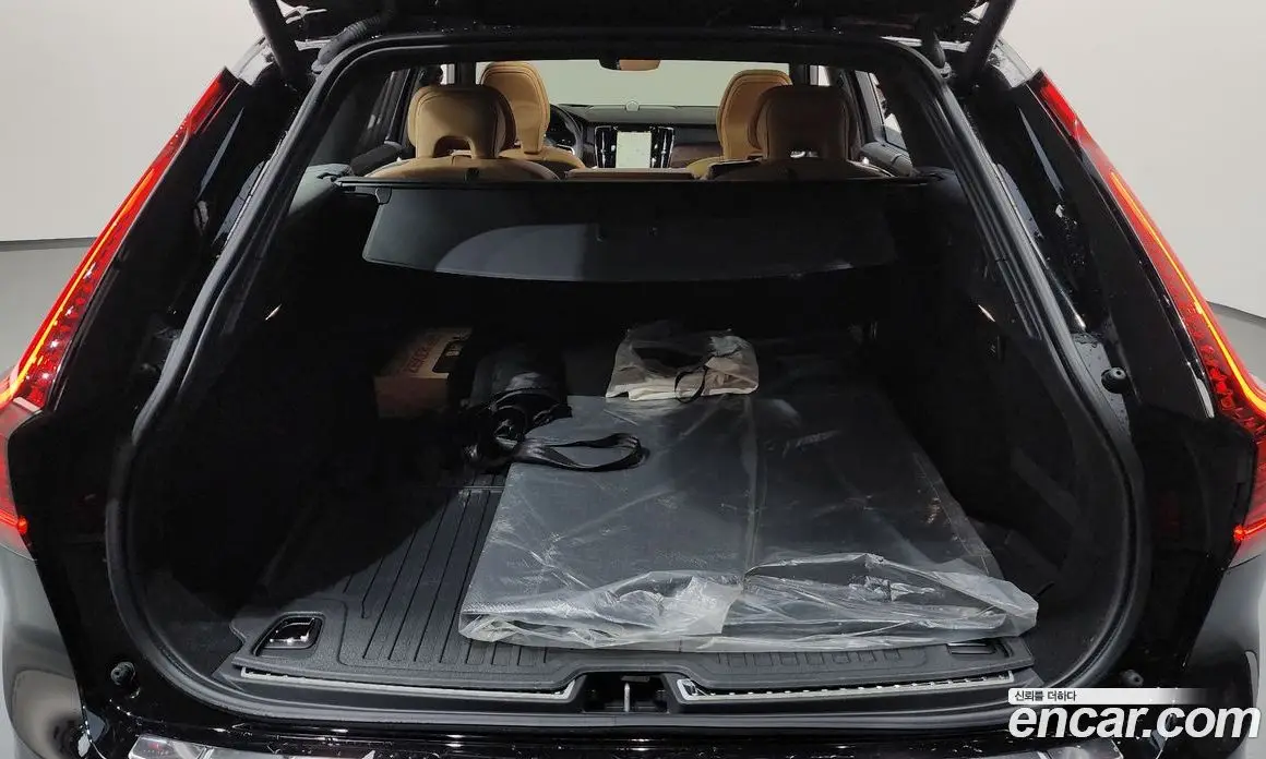 Volvo V90 2024 2.0 автомат (гидро), фото 20