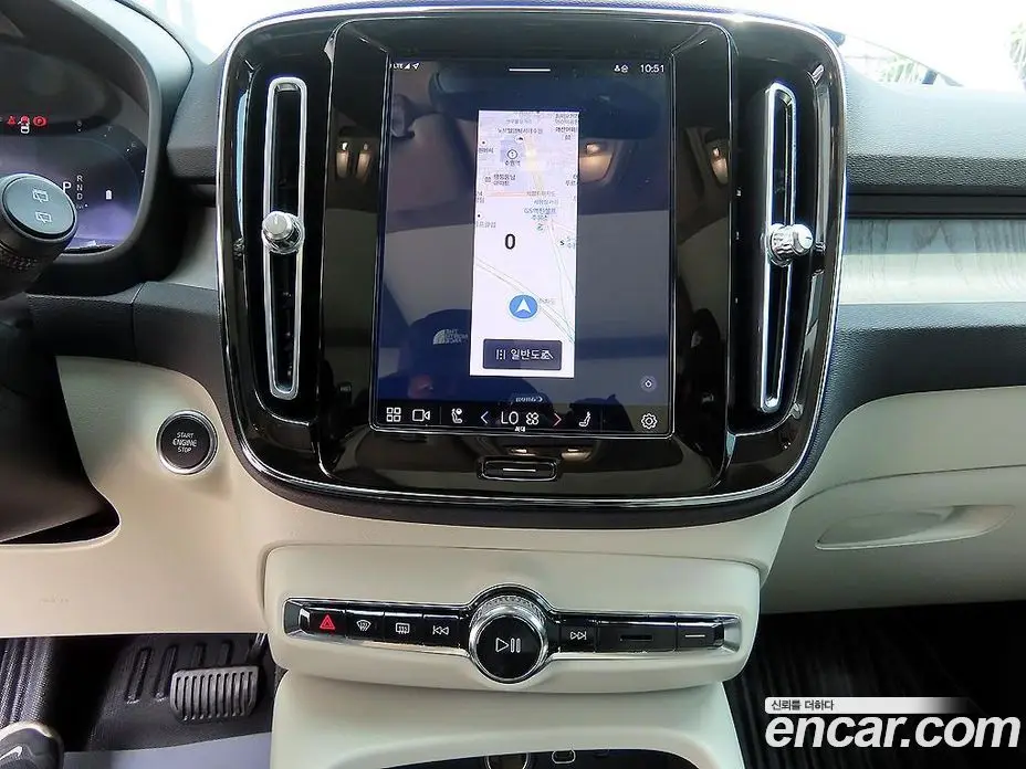 Volvo XC40 2022 2.0 автомат (гидро), фото 13