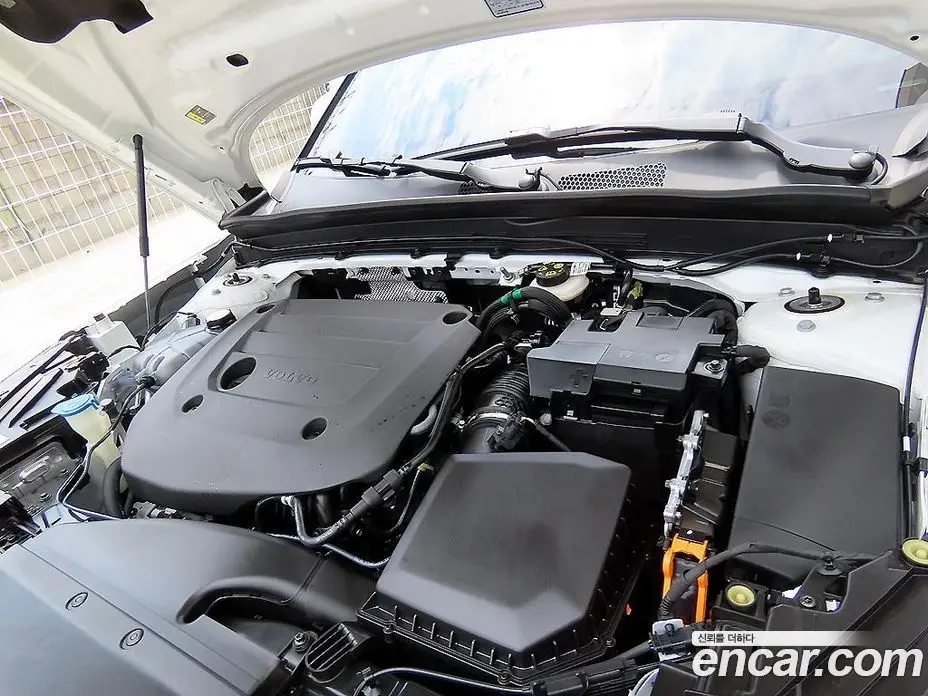 Volvo XC40 2022 2.0 автомат (гидро), фото 19