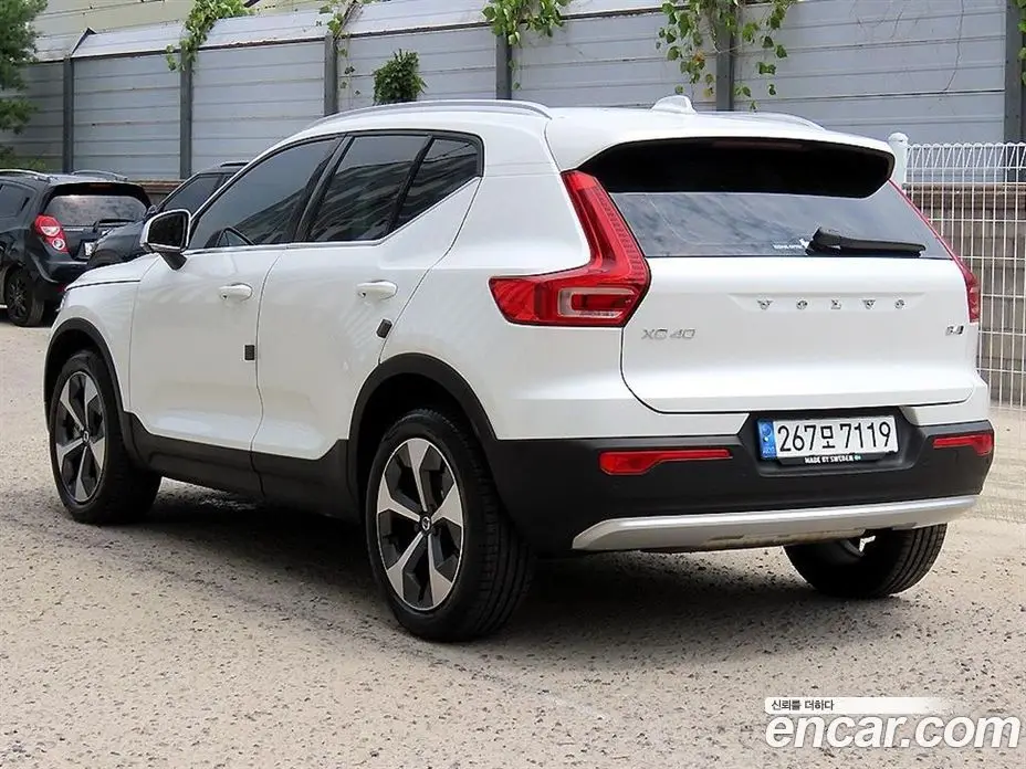 Volvo XC40 2022 2.0 автомат (гидро), фото 3