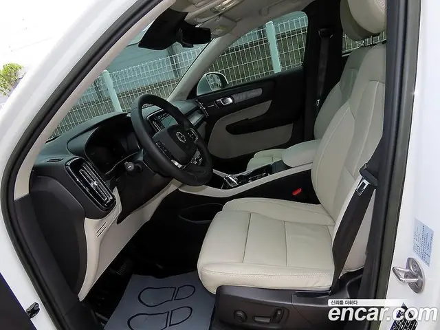 Volvo XC40 2022 2.0 автомат (гидро), миниатюра 5