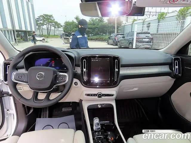 Volvo XC40 2022 2.0 автомат (гидро), миниатюра 7