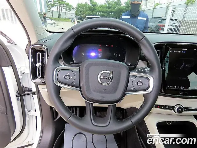 Volvo XC40 2022 2.0 автомат (гидро), миниатюра 8