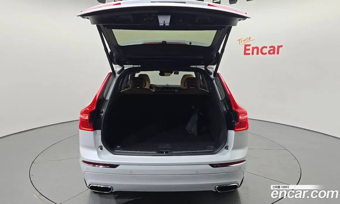 Volvo XC60 2021 2.0 автомат (гидро), фото 25