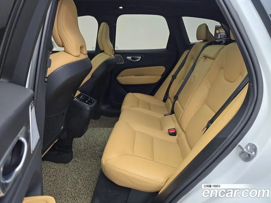 Volvo XC60 2024 2.0 автомат (гидро), фото 11