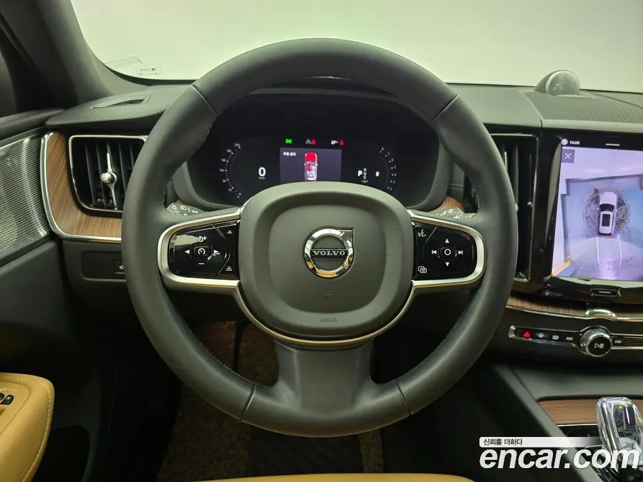 Volvo XC60 2024 2.0 автомат (гидро), фото 12