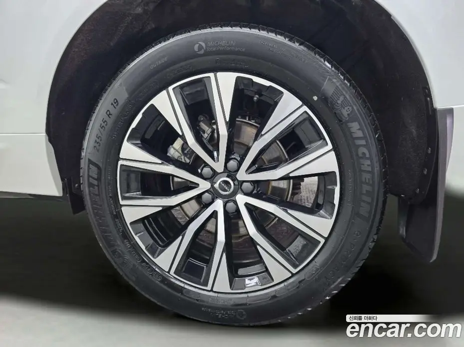 Volvo XC60 2024 2.0 автомат (гидро), фото 5