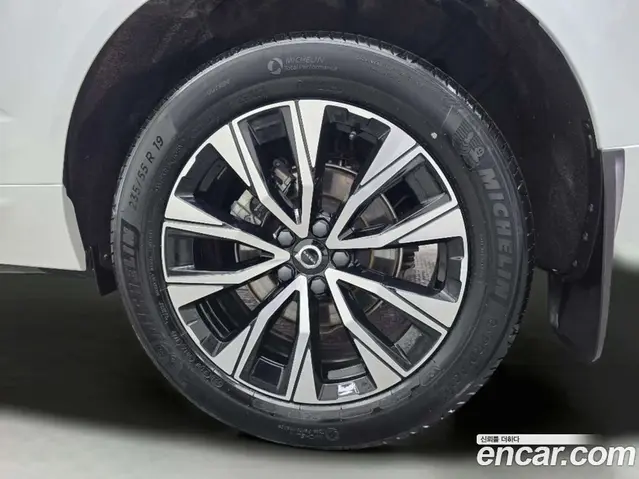 Volvo XC60 2024 2.0 автомат (гидро), миниатюра 5