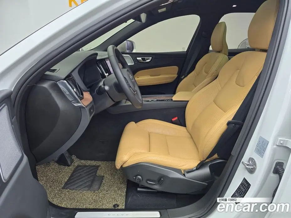 Volvo XC60 2024 2.0 автомат (гидро), фото 10