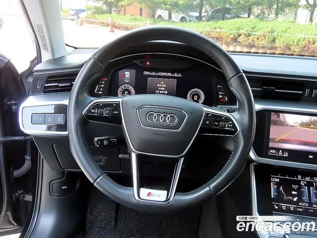 Audi A6 2020 2.0 автомат (гидро), миниатюра 8
