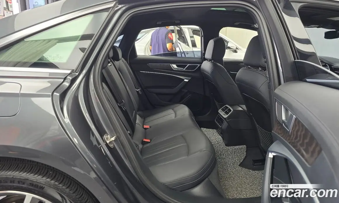 Audi A6 2022 2.0 автомат (гидро), фото 17