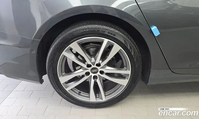 Audi A6 2022 2.0 автомат (гидро), миниатюра 5