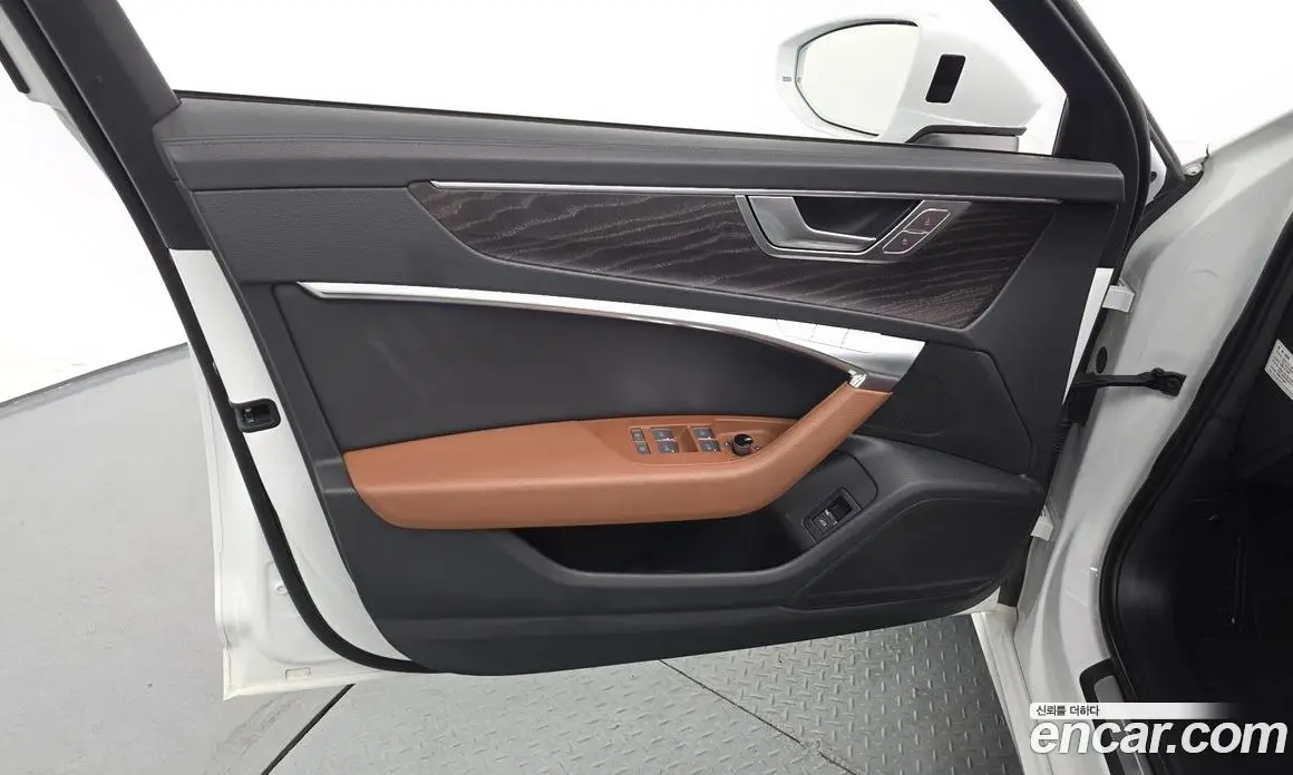 Audi A6 2023 2.0 автомат (гидро), фото 14
