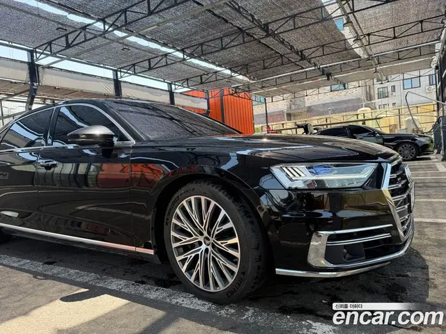 Audi A8, 2021, 61 800 км