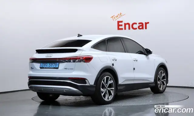 Audi Q4 e-tron, 2022, 107 957 км