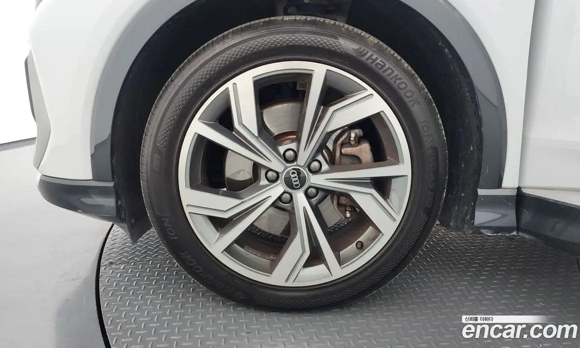 Audi Q4 e-tron 2022 0.2 автомат (гидро), фото 4