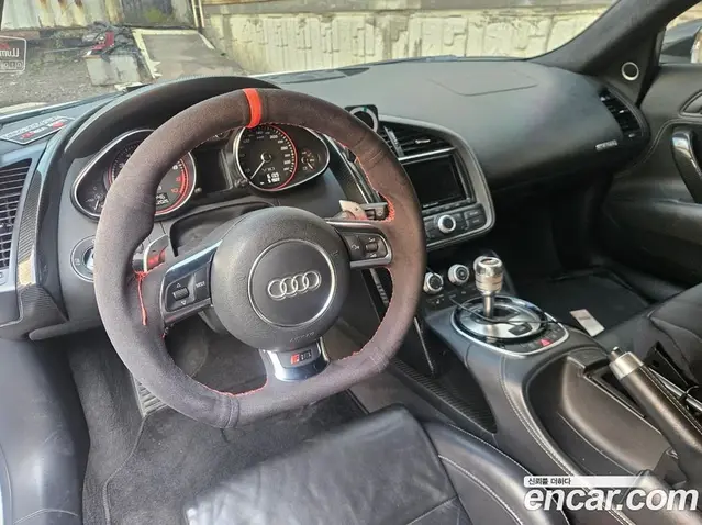 Audi R8 2015 5.2 автомат (гидро), миниатюра 6