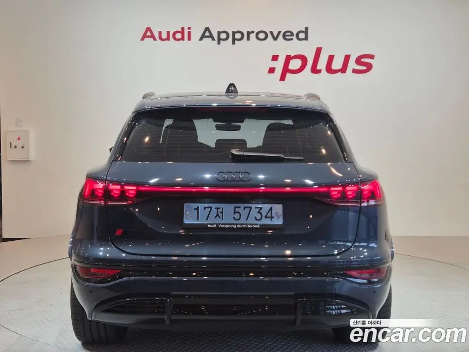 Audi SQ6 e-tron 2025 1.0 автомат (гидро), фото 4