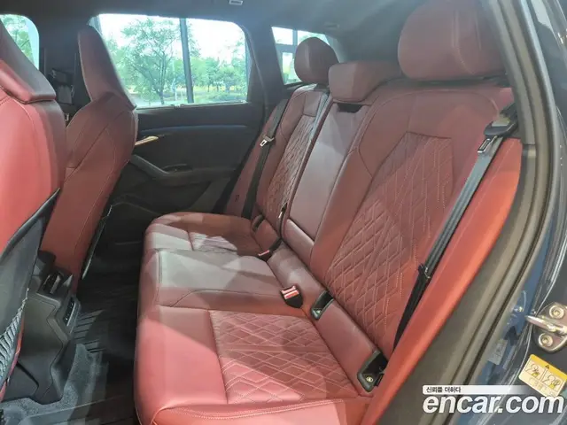 Audi SQ6 e-tron 2025 1.0 автомат (гидро), миниатюра 10