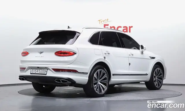 Bentley Bentayga 2022 4.0 автомат (гидро), миниатюра 2