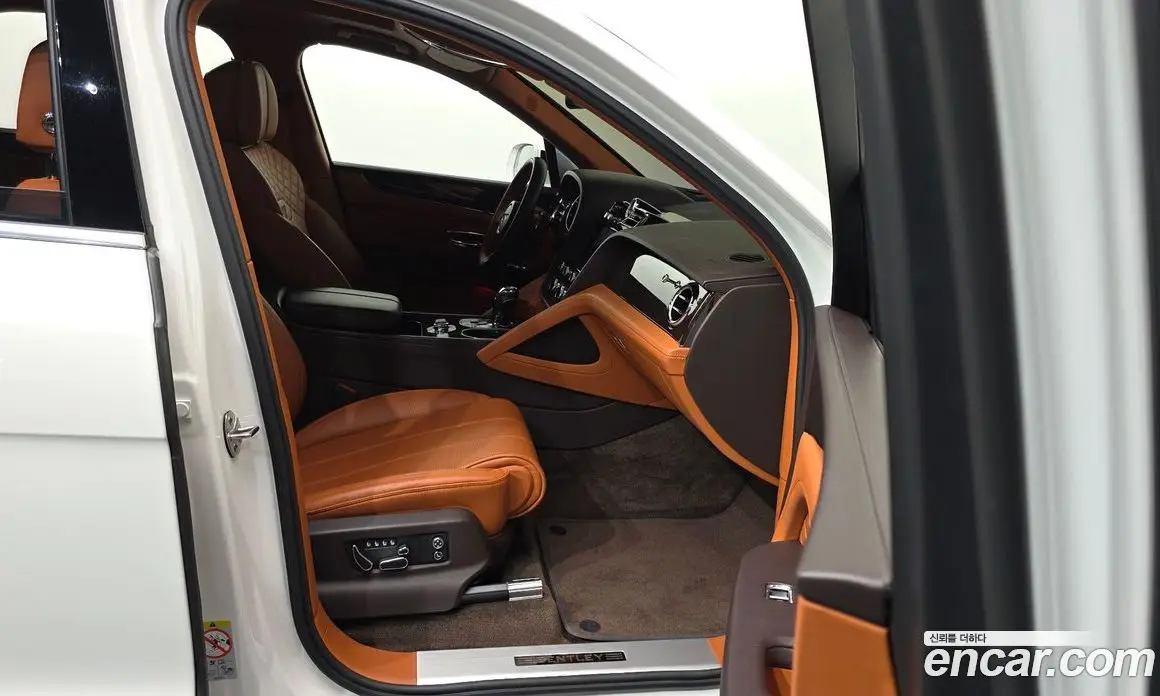 Bentley Bentayga 2022 4.0 автомат (гидро), фото 11