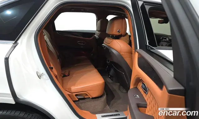 Bentley Bentayga 2022 4.0 автомат (гидро), миниатюра 12