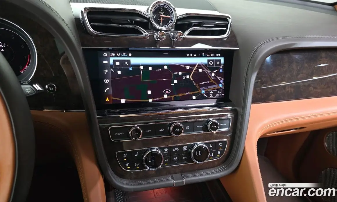 Bentley Bentayga 2022 4.0 автомат (гидро), фото 14