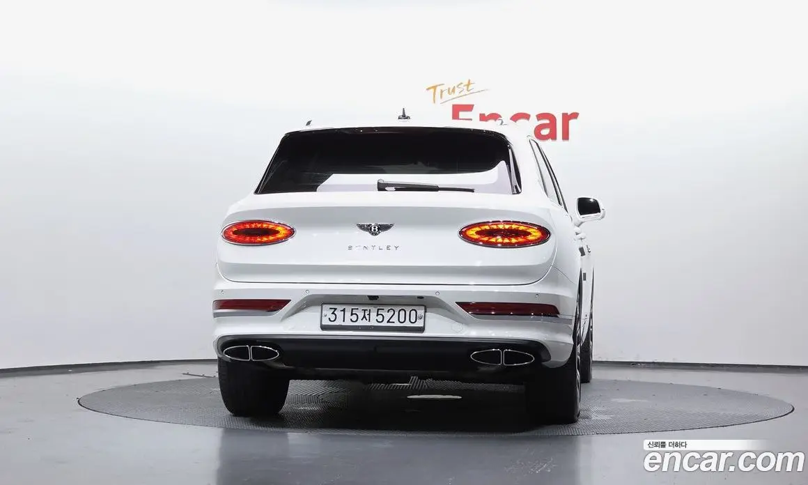 Bentley Bentayga 2022 4.0 автомат (гидро), фото 4