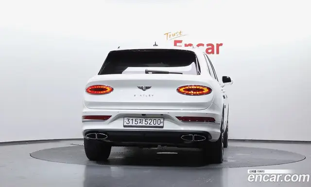 Bentley Bentayga 2022 4.0 автомат (гидро), миниатюра 4