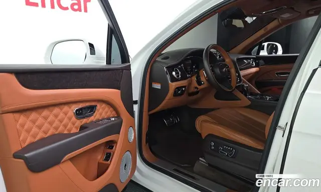 Bentley Bentayga 2022 4.0 автомат (гидро), миниатюра 10