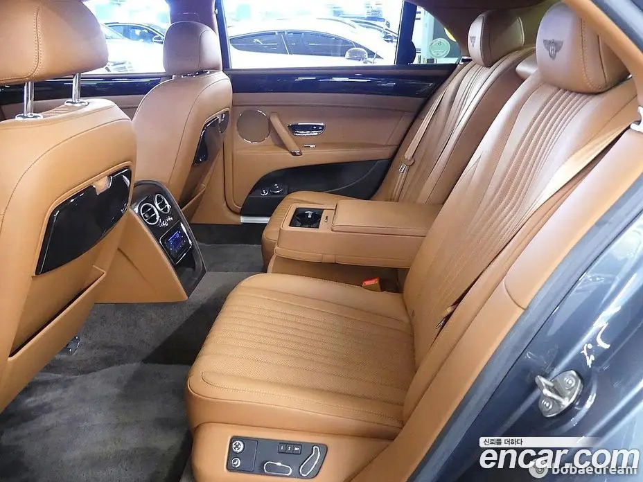 Bentley Flying Spur 2017 4.0 автомат (гидро), фото 17 Bentley Flying Spur 2017 4.0 автомат (гидро), фото 17