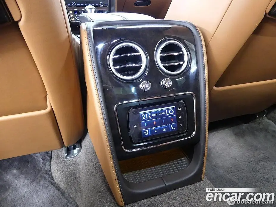 Bentley Flying Spur 2017 4.0 автомат (гидро), фото 19 Bentley Flying Spur 2017 4.0 автомат (гидро), фото 19
