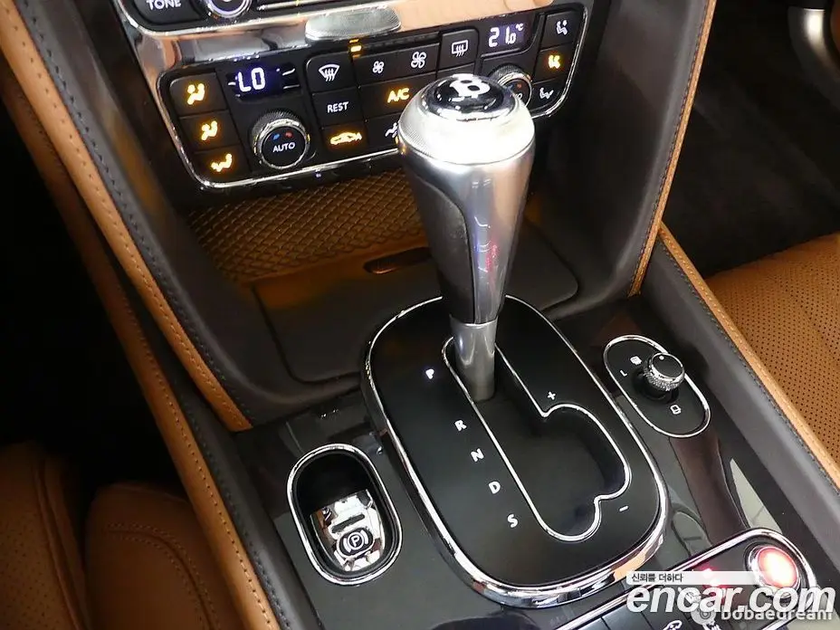 Bentley Flying Spur 2017 4.0 автомат (гидро), фото 9 Bentley Flying Spur 2017 4.0 автомат (гидро), фото 9