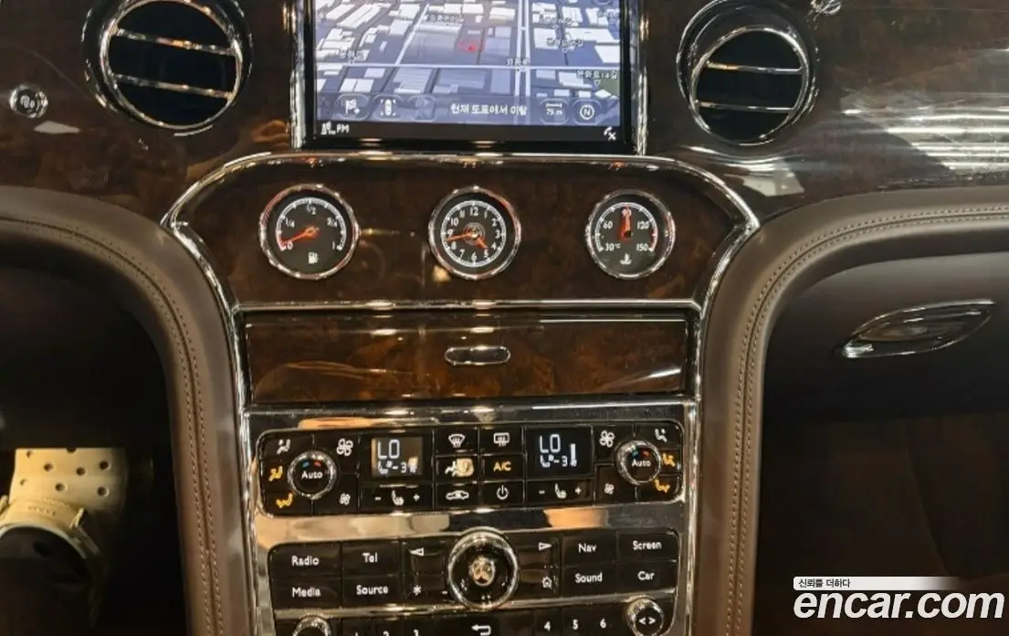 Bentley Mulsanne 2017 6.8 автомат (гидро), фото 12 Bentley Mulsanne 2017 6.8 автомат (гидро), фото 12