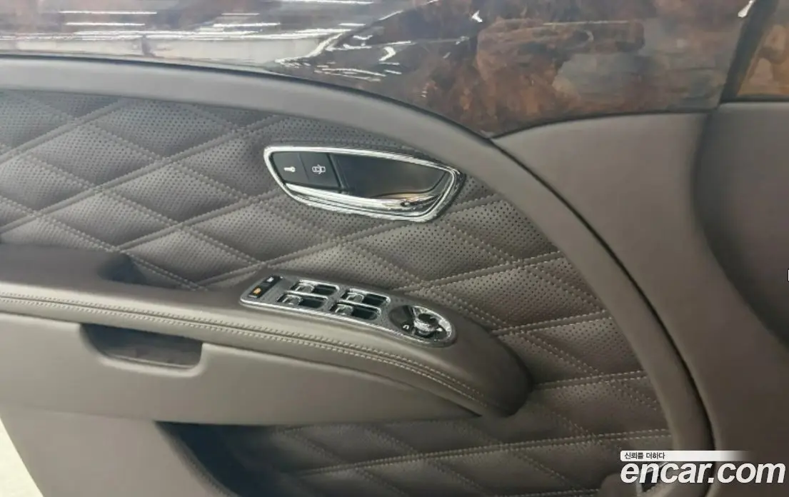 Bentley Mulsanne 2017 6.8 автомат (гидро), фото 20 Bentley Mulsanne 2017 6.8 автомат (гидро), фото 20