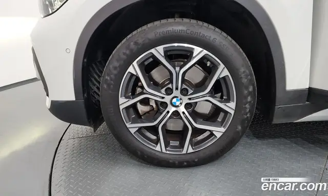 BMW X1 2022 2.0 автомат (гидро), миниатюра 5