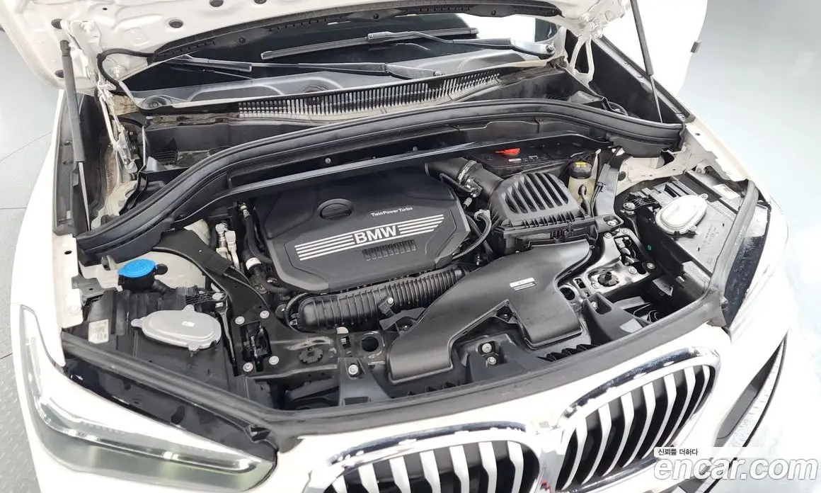BMW X1 2022 2.0 автомат (гидро), фото 6