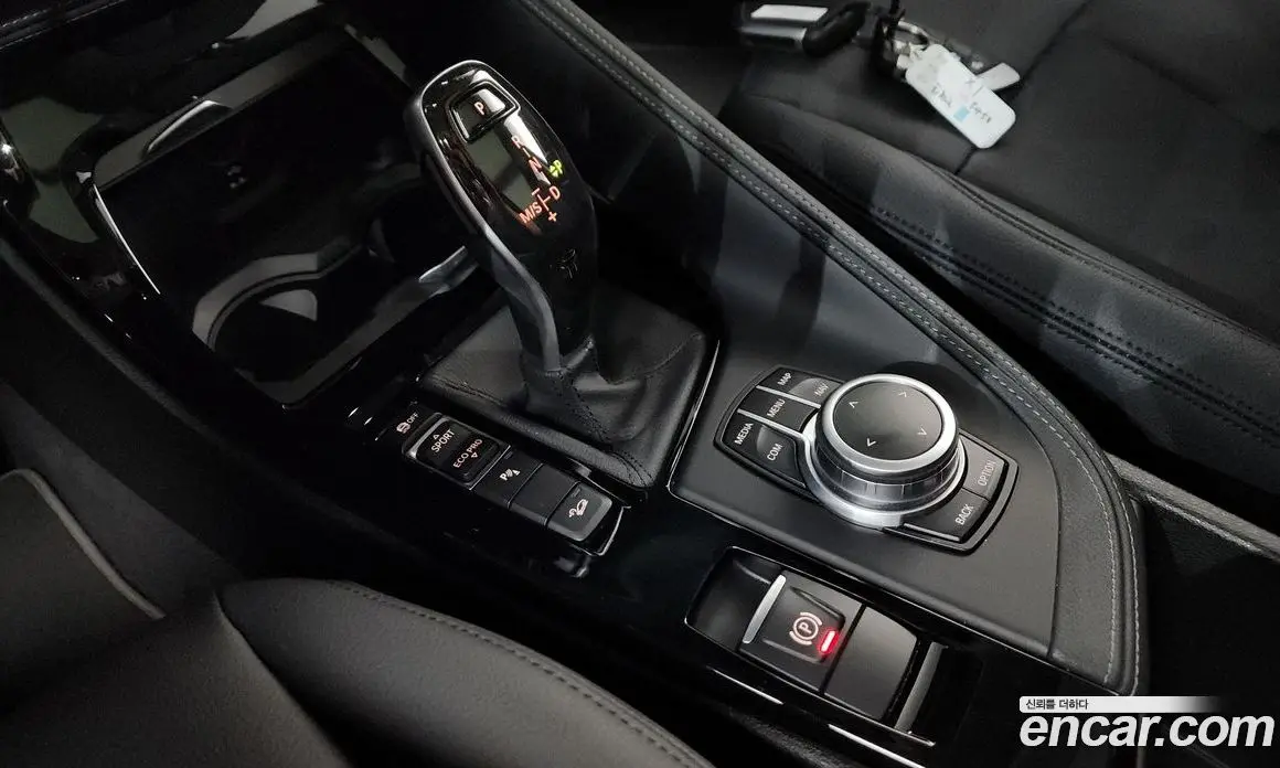 BMW X1 2022 2.0 автомат (гидро), фото 9