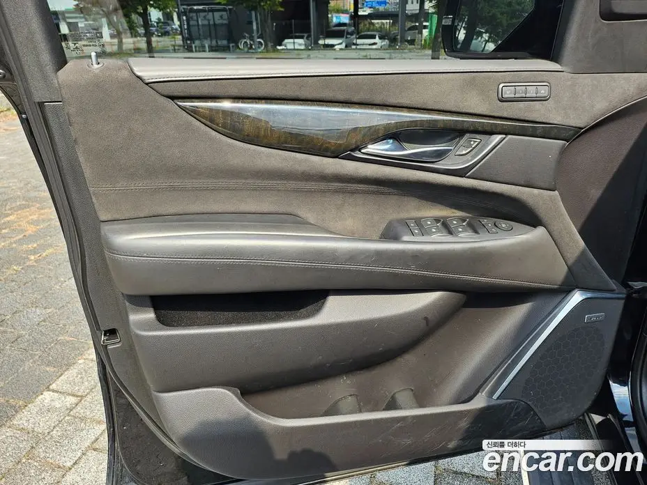Cadillac Escalade 2019 6.2 автомат (гидро), фото 13 Cadillac Escalade 2019 6.2 автомат (гидро), фото 13