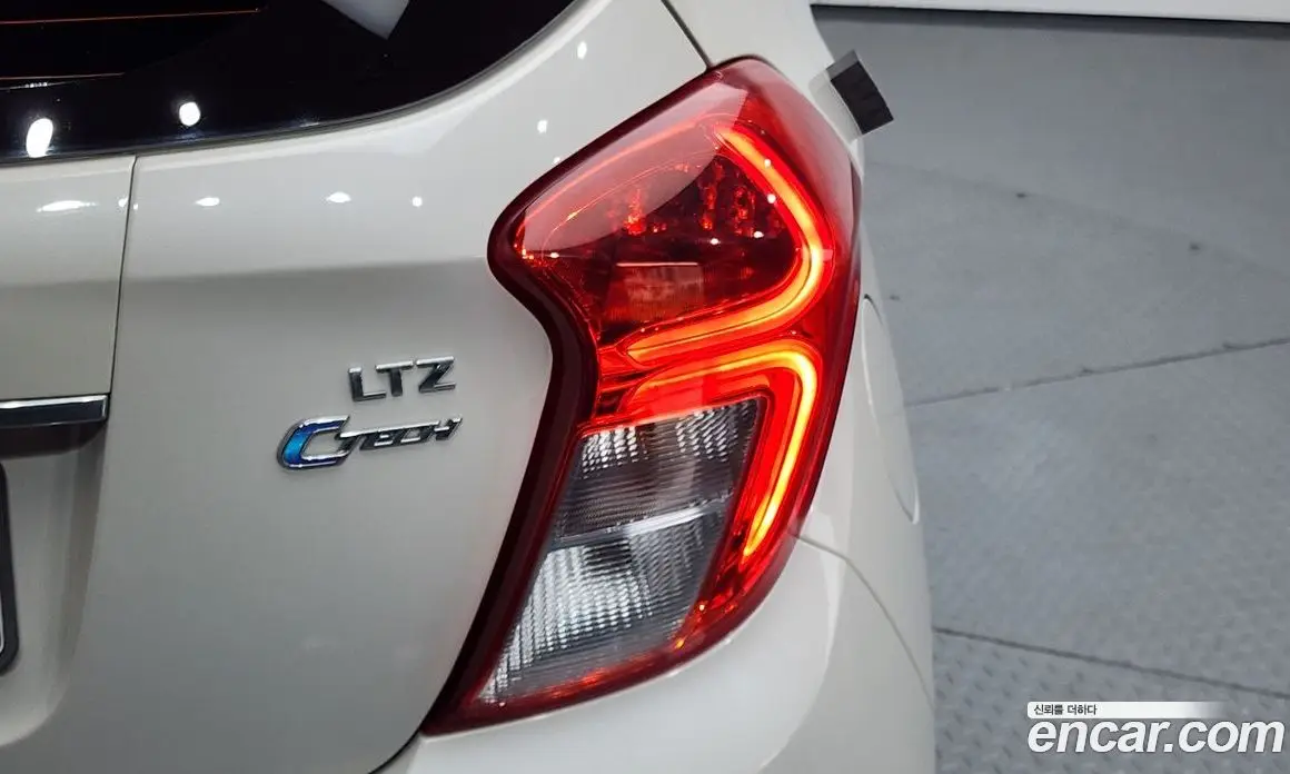 Chevrolet Spark 2015 1.0 автомат (гидро), фото 9