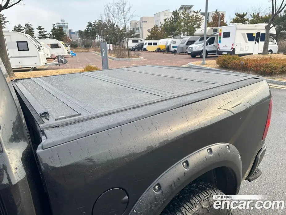 Dodge Ram Pick Up 2017 5.7 автомат (гидро), фото 16 Dodge Ram Pick Up 2017 5.7 автомат (гидро), фото 16