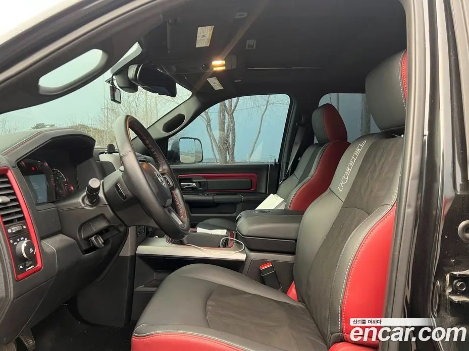Dodge Ram Pick Up 2017 5.7 автомат (гидро), фото 17 Dodge Ram Pick Up 2017 5.7 автомат (гидро), фото 17