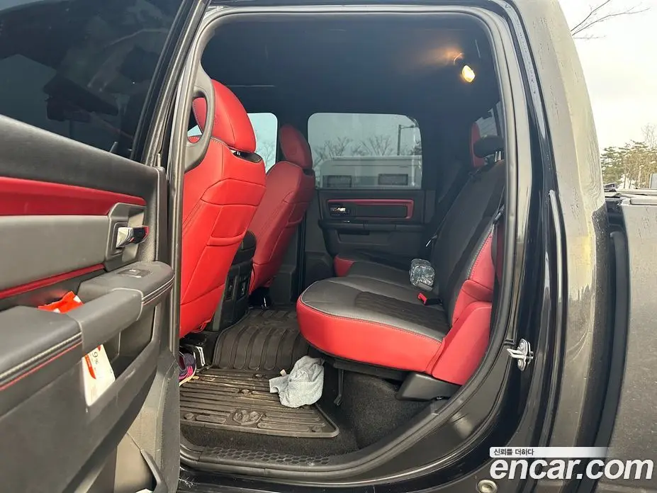 Dodge Ram Pick Up 2017 5.7 автомат (гидро), фото 18 Dodge Ram Pick Up 2017 5.7 автомат (гидро), фото 18