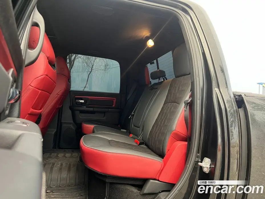 Dodge Ram Pick Up 2017 5.7 автомат (гидро), фото 7 Dodge Ram Pick Up 2017 5.7 автомат (гидро), фото 7
