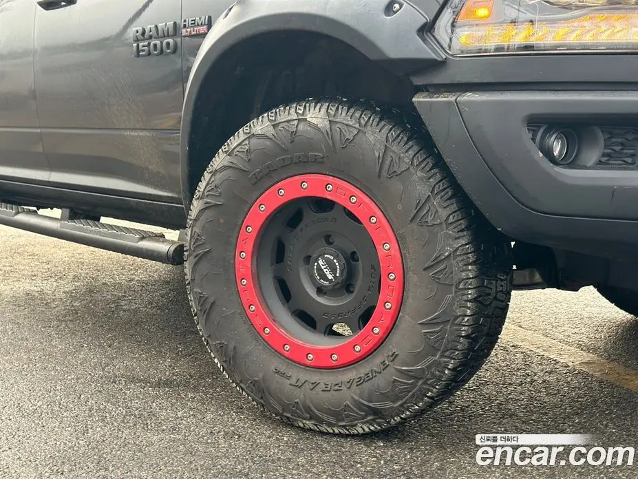 Dodge Ram Pick Up 2017 5.7 автомат (гидро), фото 8 Dodge Ram Pick Up 2017 5.7 автомат (гидро), фото 8